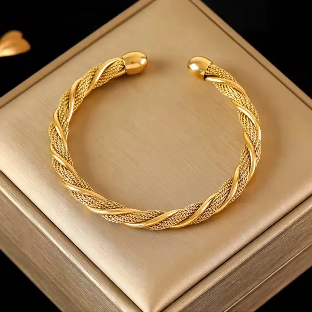 18K Gold Stainless Steel Twisted Bangle New Trendy Waterproof Jewelry